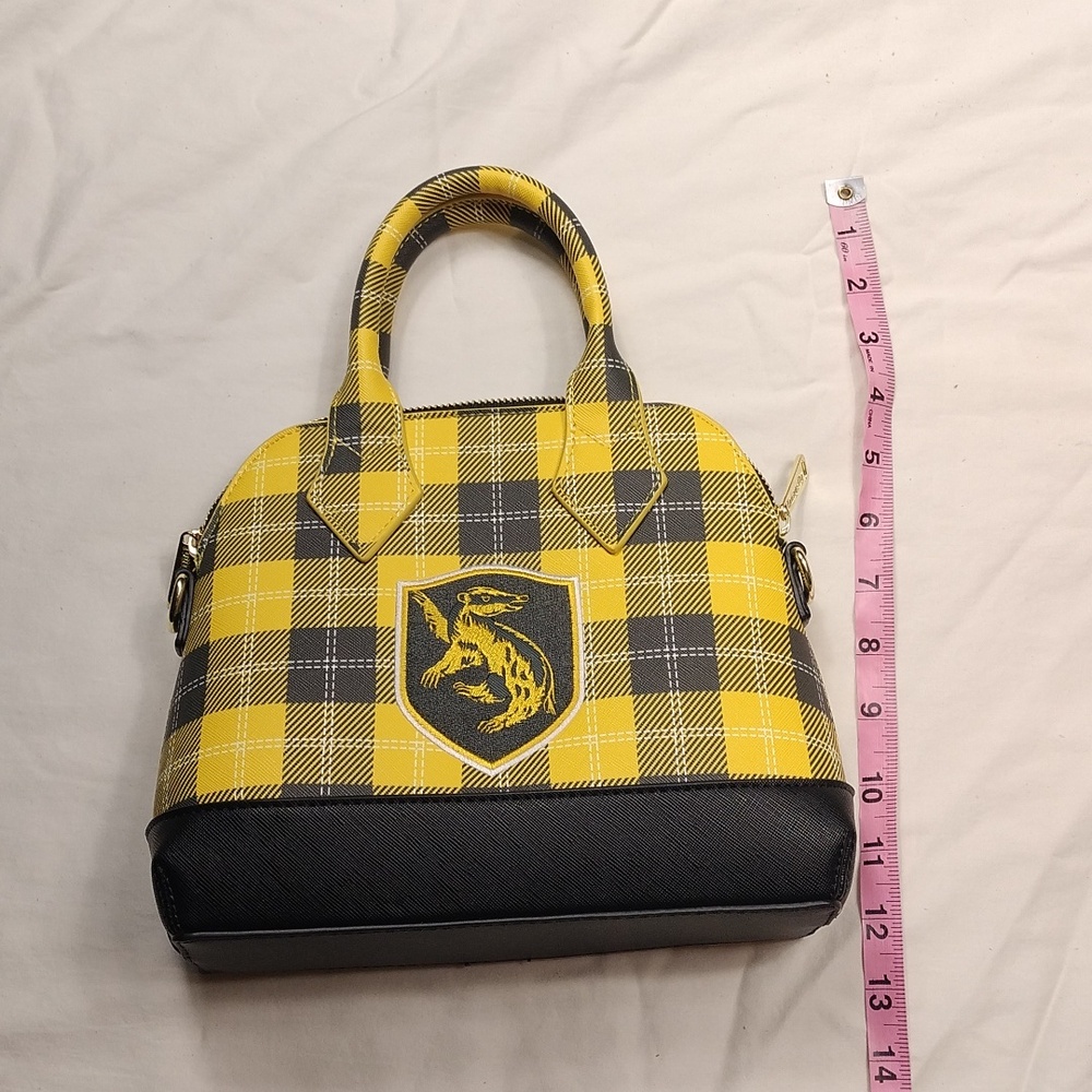 NWOT Loungefly Harry Potter Hufflepuff Purse With Cross Body Strap. - Picture 11 of 14